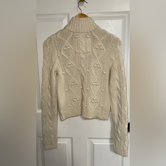 Abercrombie & Fitch Cream Cable Knit Cardigan - Picture 2 of 4